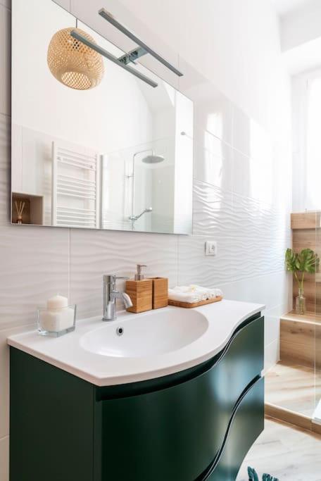 Appartamento New Jungle & Charming Flat - Zona De Angeli Milano Esterno foto