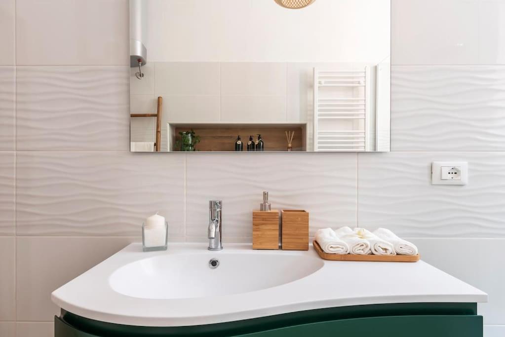 Appartamento New Jungle & Charming Flat - Zona De Angeli Milano Esterno foto