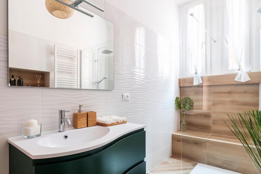 Appartamento New Jungle & Charming Flat - Zona De Angeli Milano Esterno foto