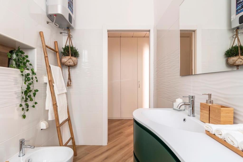 Appartamento New Jungle & Charming Flat - Zona De Angeli Milano Esterno foto